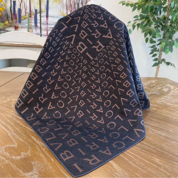 Authentic Bvlgari Scarf - Picture 5 of 9
